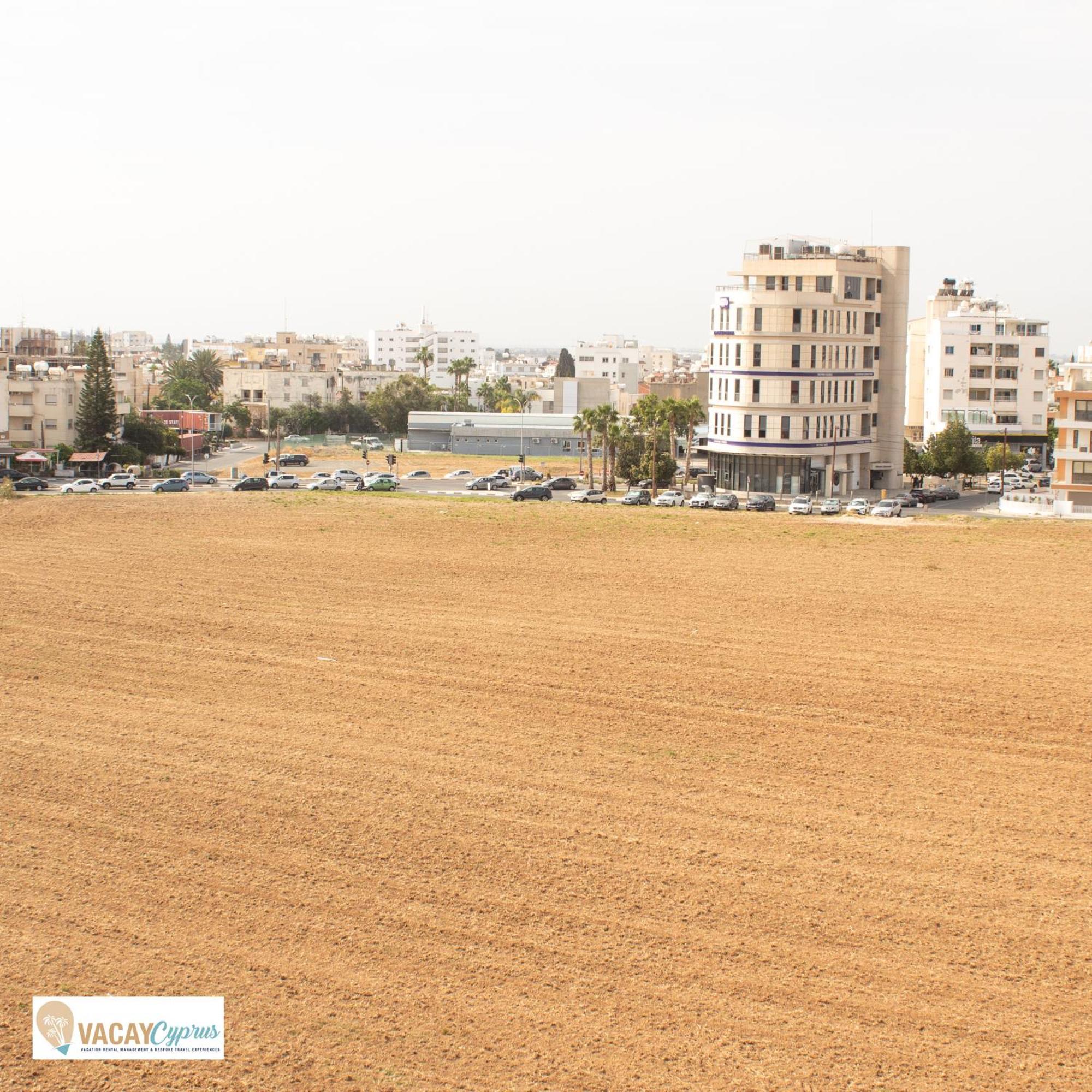 Downtown Larnaca Apartment Exterior photo